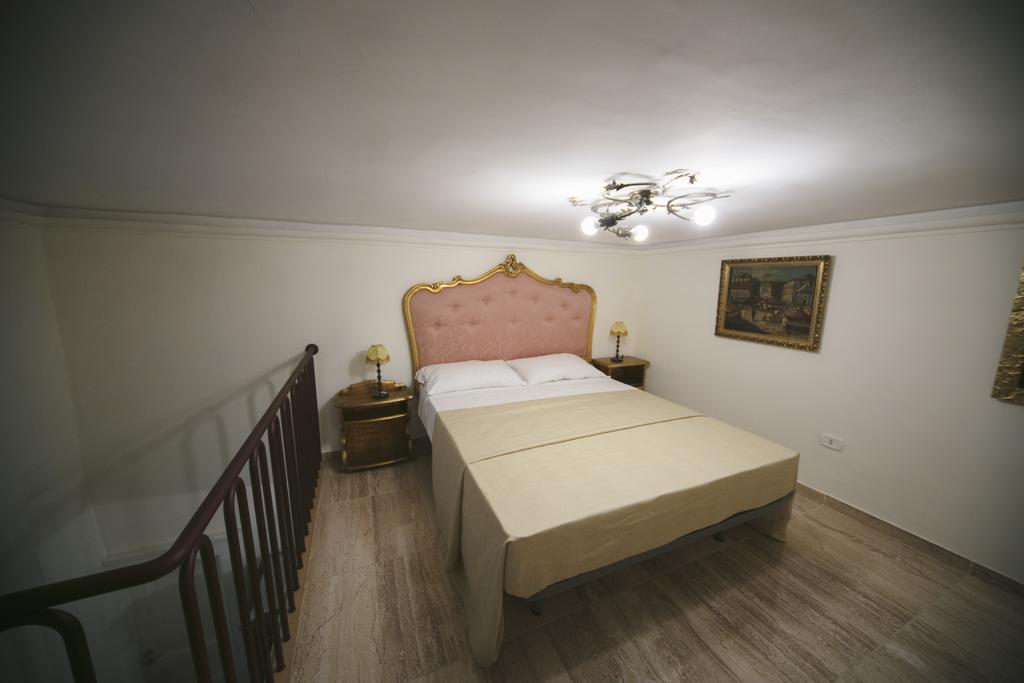 Area Angioina Suites Napoli Eksteriør bilde
