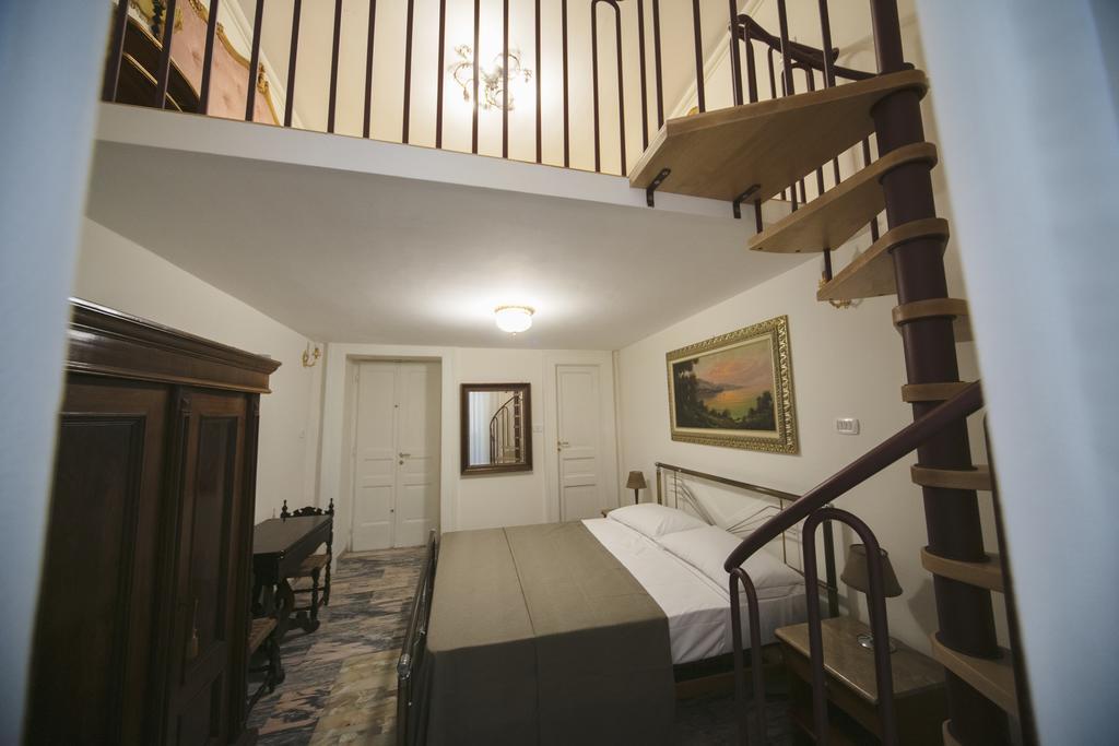 Area Angioina Suites Napoli Eksteriør bilde