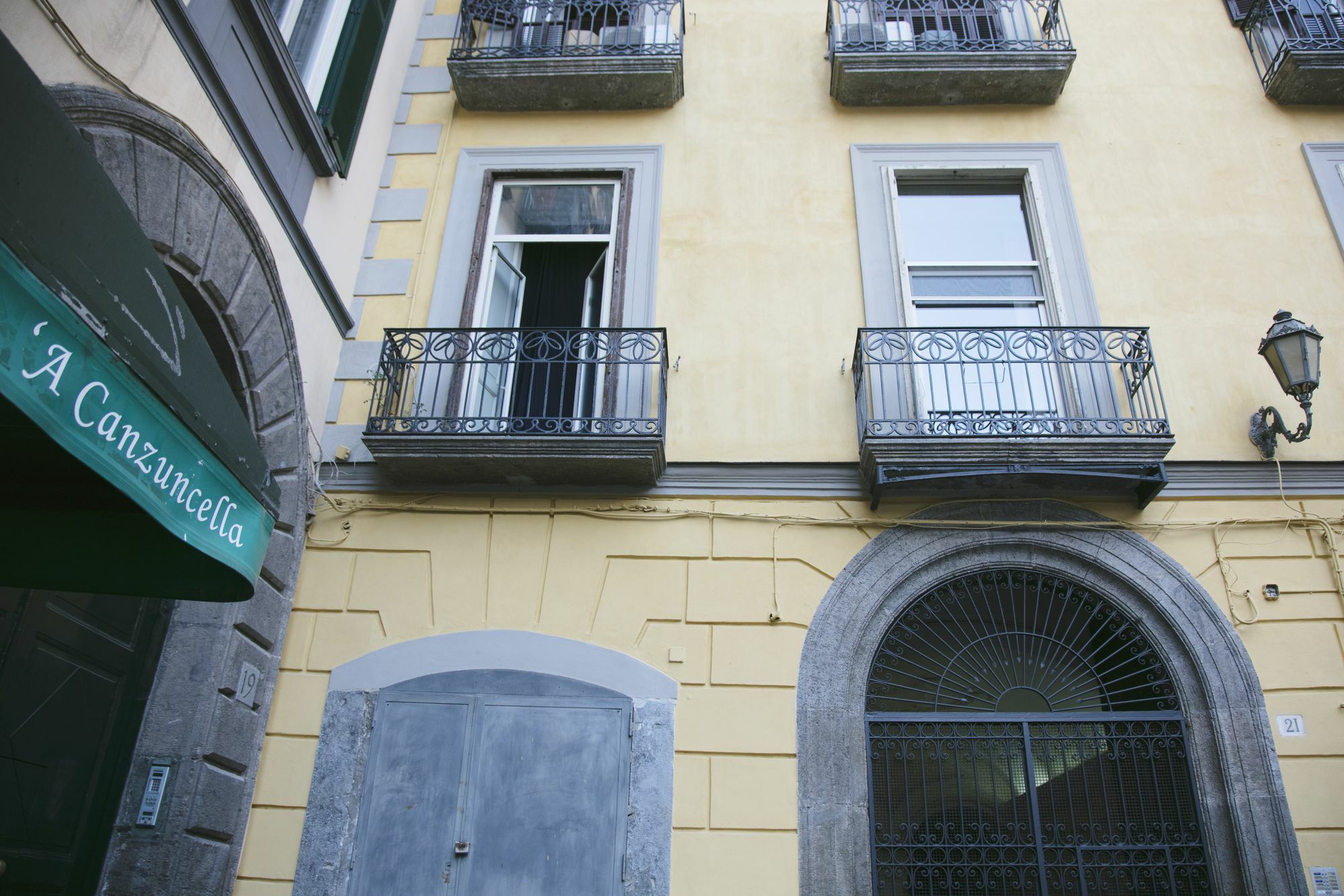 Area Angioina Suites Napoli Eksteriør bilde